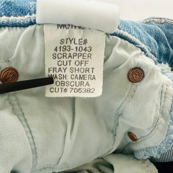 Mother Denim The Scrapper Jean Shorts Size 25 Fray Hem Light Blue Wash 3" Inseam - Picture 6 of 9